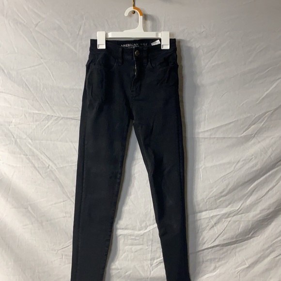 4 pair Bundle pack- 3, 00 American eagle jeans, 1 white and black 0 jean. - Picture 4 of 10